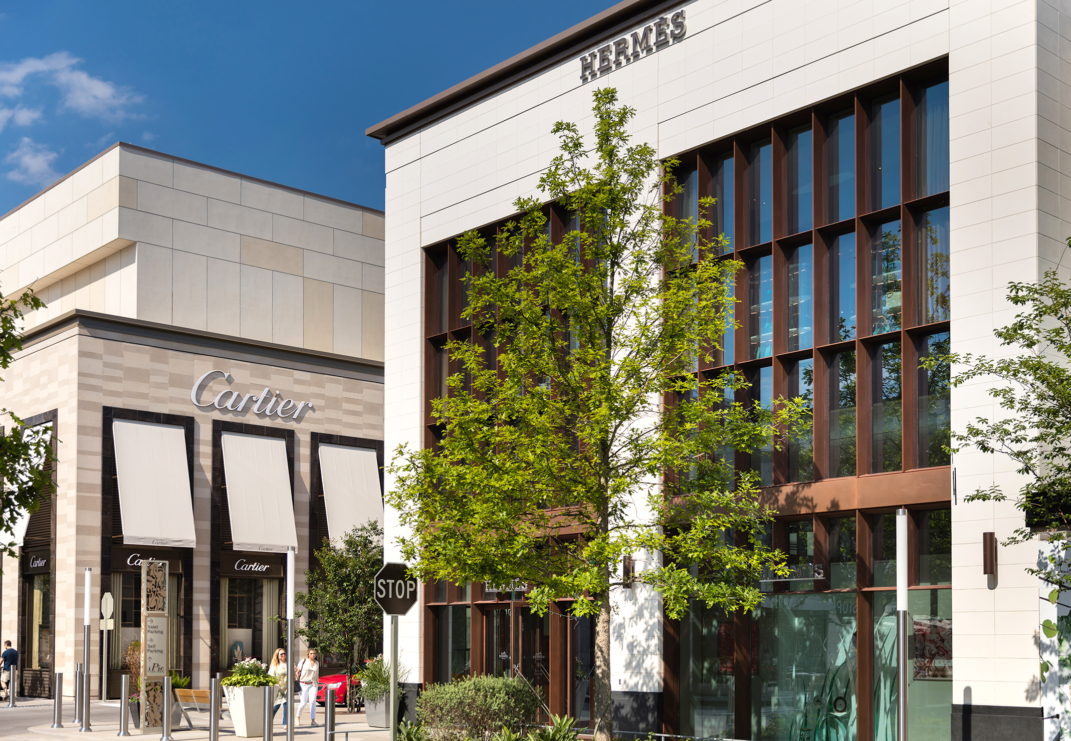 Cartier opens at River Oaks District